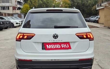 Volkswagen Tiguan II, 2021 год, 2 580 000 рублей, 3 фотография