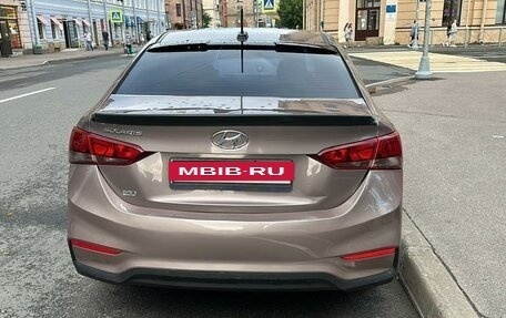 Hyundai Solaris II рестайлинг, 2018 год, 900 000 рублей, 2 фотография