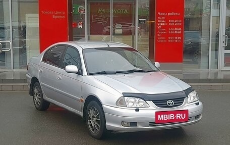 Toyota Avensis III рестайлинг, 2002 год, 539 000 рублей, 3 фотография