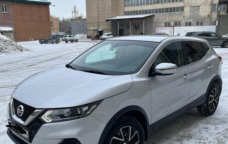 Nissan Qashqai, 2021 год, 2 800 000 рублей, 2 фотография