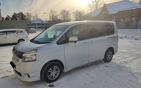 Toyota Voxy II, 2008 год, 1 550 000 рублей, 6 фотография