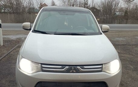 Mitsubishi Outlander III рестайлинг 3, 2012 год, 1 100 000 рублей, 2 фотография