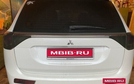 Mitsubishi Outlander III рестайлинг 3, 2012 год, 1 100 000 рублей, 3 фотография