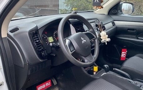 Mitsubishi Outlander III рестайлинг 3, 2012 год, 1 100 000 рублей, 5 фотография