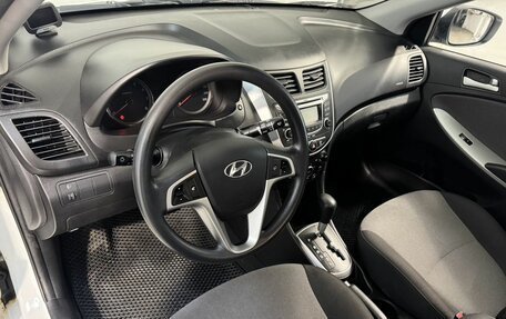 Hyundai Solaris II рестайлинг, 2013 год, 919 800 рублей, 8 фотография