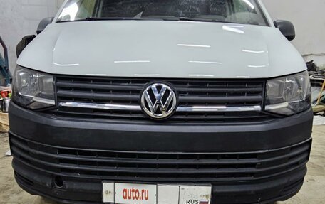 Volkswagen Transporter T6 рестайлинг, 2019 год, 2 700 000 рублей, 2 фотография