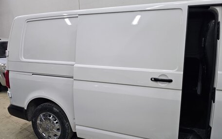 Volkswagen Transporter T6 рестайлинг, 2019 год, 2 700 000 рублей, 4 фотография