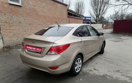 Hyundai Solaris II рестайлинг, 2011 год, 970 000 рублей, 2 фотография