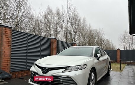 Toyota Camry, 2019 год, 3 080 000 рублей, 2 фотография