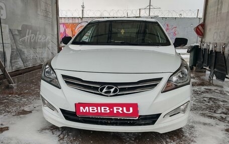 Hyundai Solaris II рестайлинг, 2015 год, 950 000 рублей, 3 фотография