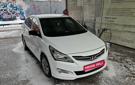 Hyundai Solaris II рестайлинг, 2015 год, 950 000 рублей, 4 фотография