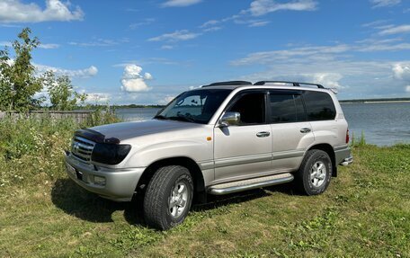 Toyota Land Cruiser 100 рестайлинг 2, 2004 год, 2 000 000 рублей, 5 фотография