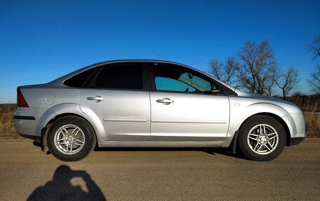 Ford Focus II рестайлинг, 2005 год, 600 000 рублей, 2 фотография