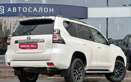 Toyota Land Cruiser Prado 150 рестайлинг 2, 2021 год, 6 690 000 рублей, 3 фотография