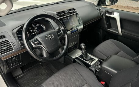 Toyota Land Cruiser Prado 150 рестайлинг 2, 2021 год, 6 690 000 рублей, 10 фотография