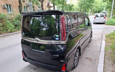 Toyota Noah III, 2019 год, 2 950 000 рублей, 3 фотография