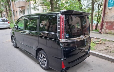 Toyota Noah III, 2019 год, 2 950 000 рублей, 14 фотография