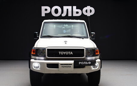 Toyota Land Cruiser 70, 2022 год, 10 000 000 рублей, 3 фотография