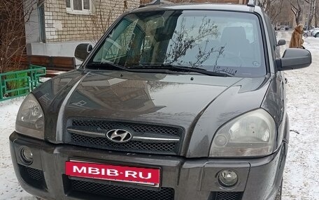 Hyundai Tucson III, 2006 год, 865 000 рублей, 2 фотография