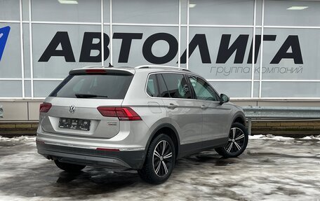 Volkswagen Tiguan II, 2017 год, 2 176 000 рублей, 2 фотография