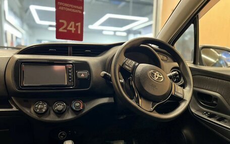 Toyota Vitz, 2018 год, 980 000 рублей, 19 фотография