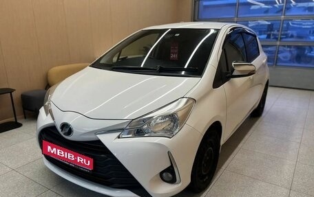 Toyota Vitz, 2018 год, 980 000 рублей, 3 фотография