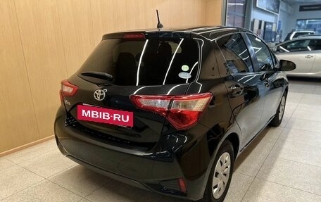 Toyota Vitz, 2018 год, 1 099 000 рублей, 4 фотография