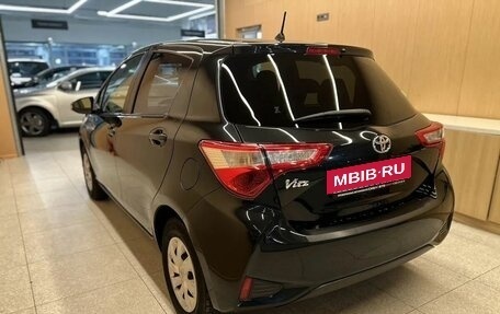 Toyota Vitz, 2018 год, 1 099 000 рублей, 6 фотография