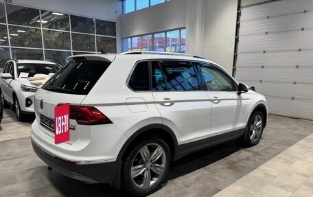 Volkswagen Tiguan II, 2017 год, 3 055 000 рублей, 3 фотография