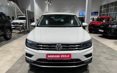 Volkswagen Tiguan II, 2017 год, 3 055 000 рублей, 2 фотография