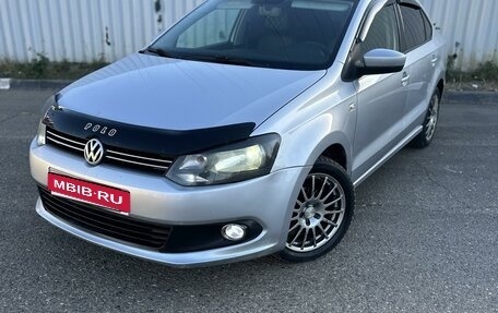 Volkswagen Polo VI (EU Market), 2011 год, 800 000 рублей, 1 фотография