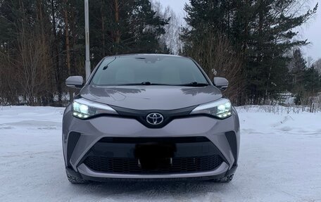 Toyota C-HR I рестайлинг, 2020 год, 2 200 000 рублей, 7 фотография