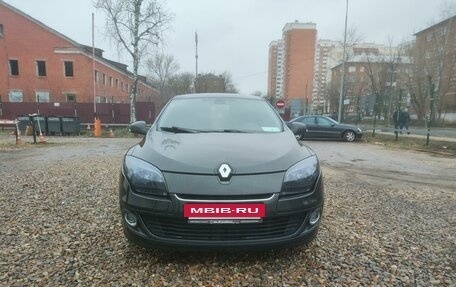 Renault Megane III, 2012 год, 850 000 рублей, 2 фотография