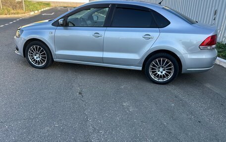 Volkswagen Polo VI (EU Market), 2011 год, 800 000 рублей, 7 фотография