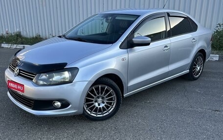 Volkswagen Polo VI (EU Market), 2011 год, 800 000 рублей, 2 фотография