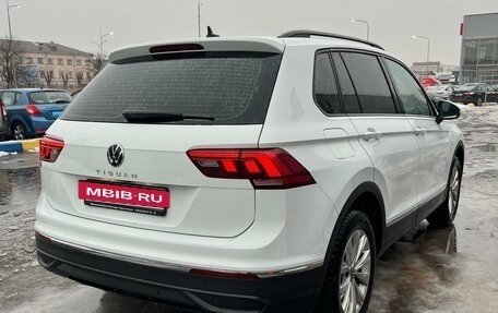 Volkswagen Tiguan II, 2021 год, 2 690 000 рублей, 3 фотография