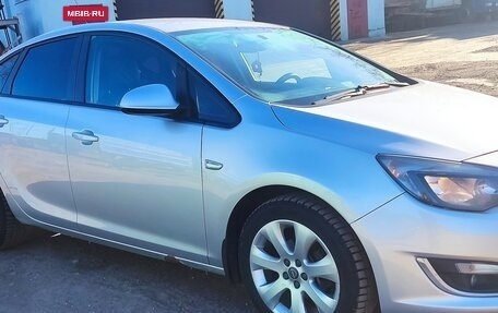 Opel Astra J, 2013 год, 800 000 рублей, 3 фотография