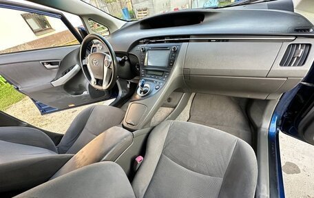 Toyota Prius, 2010 год, 1 050 000 рублей, 4 фотография