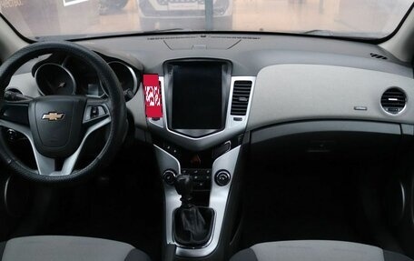 Chevrolet Cruze II, 2010 год, 679 000 рублей, 15 фотография