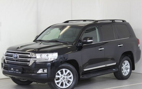 Toyota Land Cruiser 200, 2019 год, 6 990 000 рублей, 1 фотография