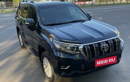 Toyota Land Cruiser Prado 150 рестайлинг 2, 2018 год, 4 900 000 рублей, 1 фотография