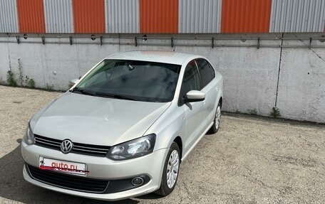 Volkswagen Polo VI (EU Market), 2012 год, 900 000 рублей, 2 фотография