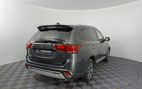 Mitsubishi Outlander III рестайлинг 3, 2020 год, 2 499 000 рублей, 9 фотография