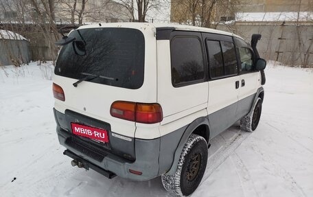 Mitsubishi Delica IV, 1998 год, 1 100 000 рублей, 3 фотография