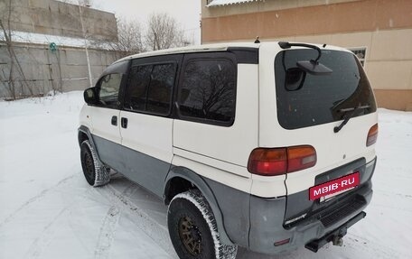 Mitsubishi Delica IV, 1998 год, 1 100 000 рублей, 2 фотография