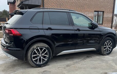 Volkswagen Tiguan II, 2019 год, 2 450 000 рублей, 2 фотография