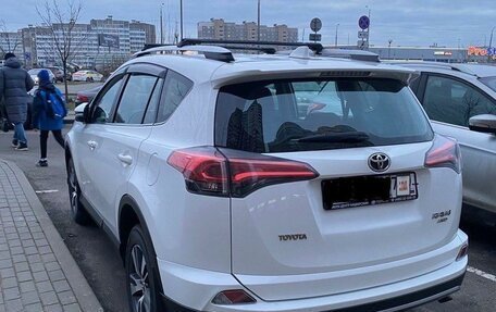 Toyota RAV4, 2017 год, 2 200 000 рублей, 3 фотография