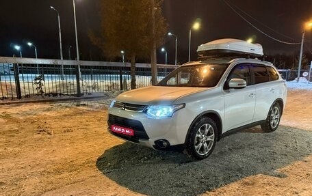 Mitsubishi Outlander III рестайлинг 3, 2014 год, 1 450 000 рублей, 1 фотография