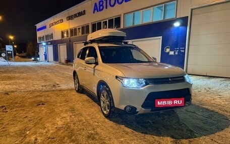 Mitsubishi Outlander III рестайлинг 3, 2014 год, 1 450 000 рублей, 2 фотография