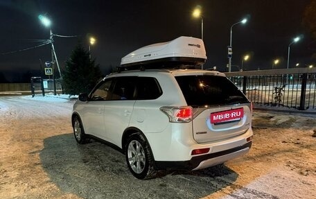 Mitsubishi Outlander III рестайлинг 3, 2014 год, 1 450 000 рублей, 4 фотография